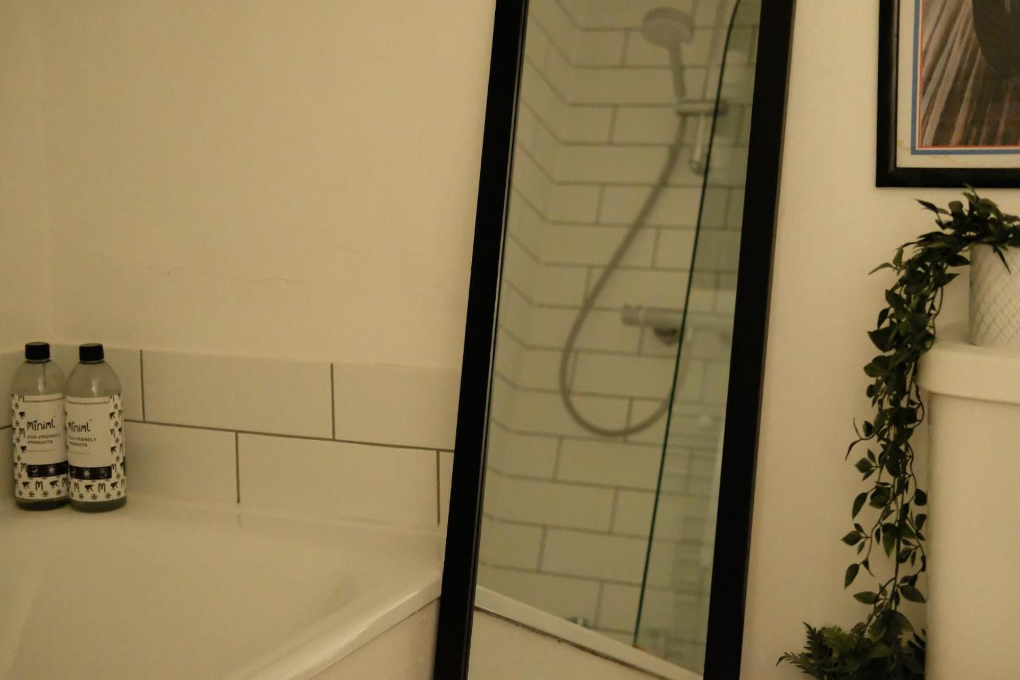 Spacious City Centre Apartment 바스 외부 사진